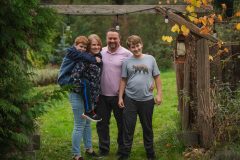 ShannonJordan2024-FamilyGroup-Portrait-ComoxValley
